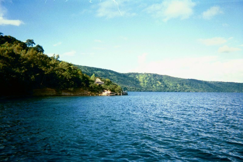 ../Images/Nicaragua Creator Lake Shore 2.jpg